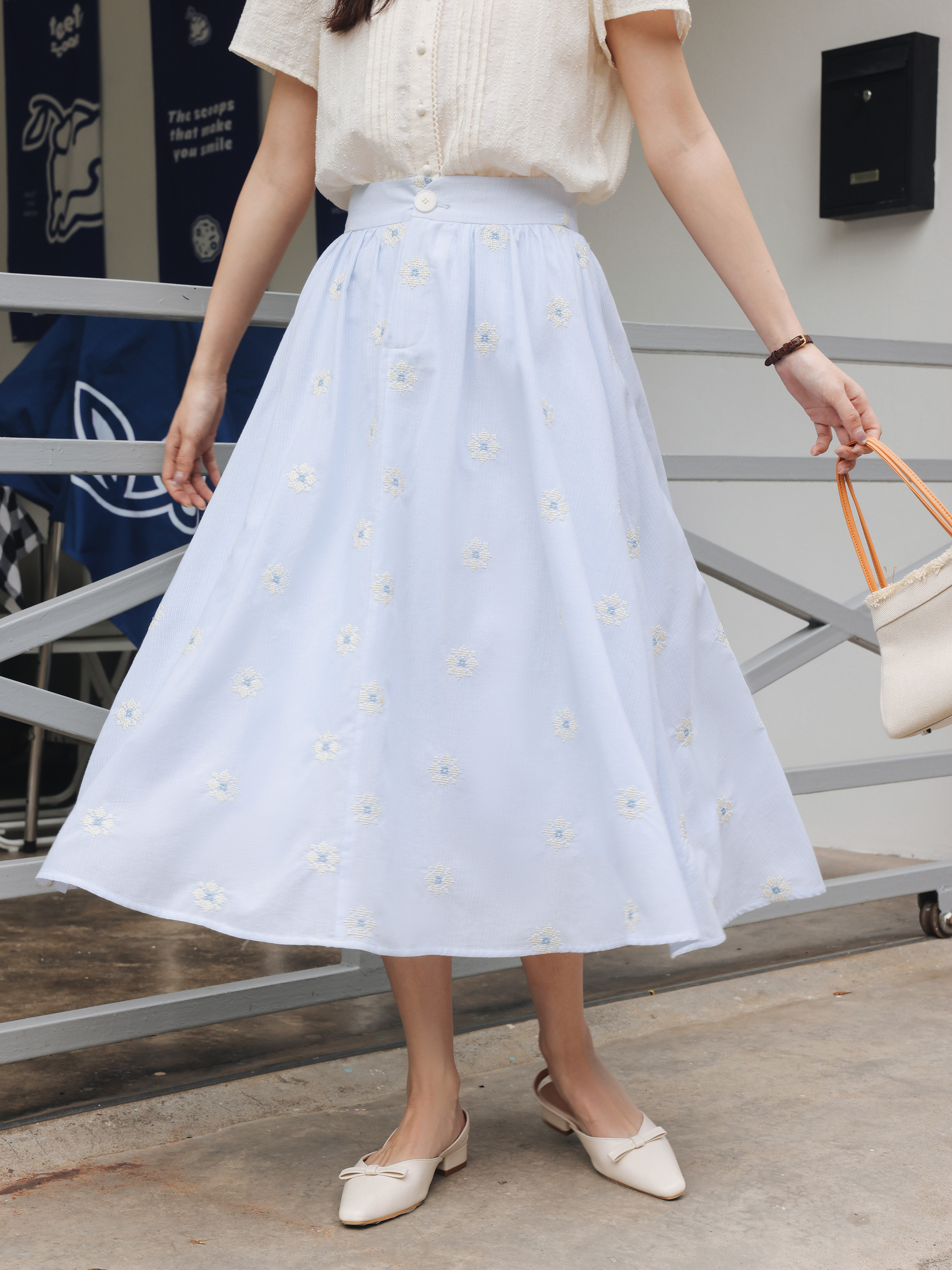 Vintage White Shirt Floral Emb - Midi Skirt Floral avaliação e preço