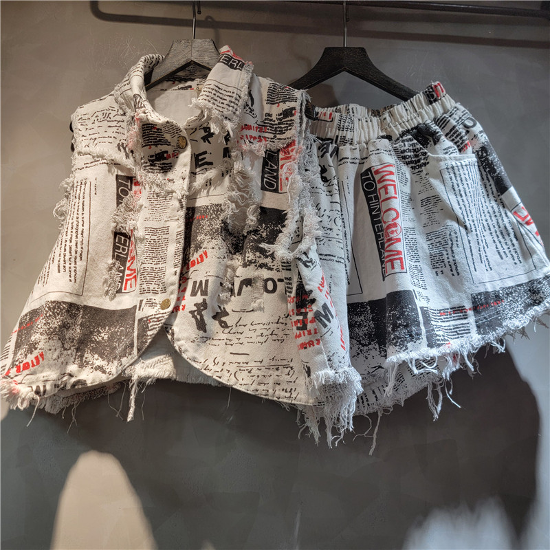 Chic Women Newspapers Letters  - Shorts Denim Frayed avaliação e preço